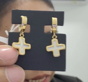 Earring 