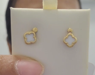 Small VCA Earring White