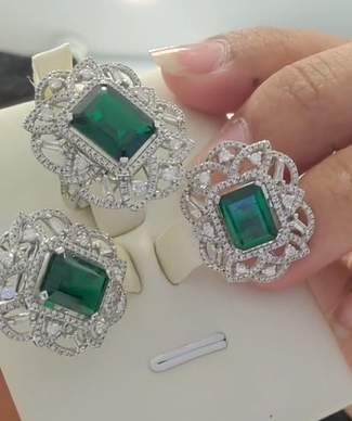EMERALD SET