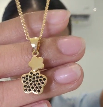 FLOWER NECKLACE