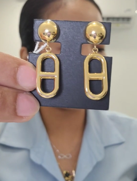 EARRING