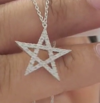 Necklace diamond