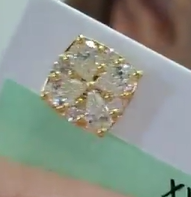 EARRING 
